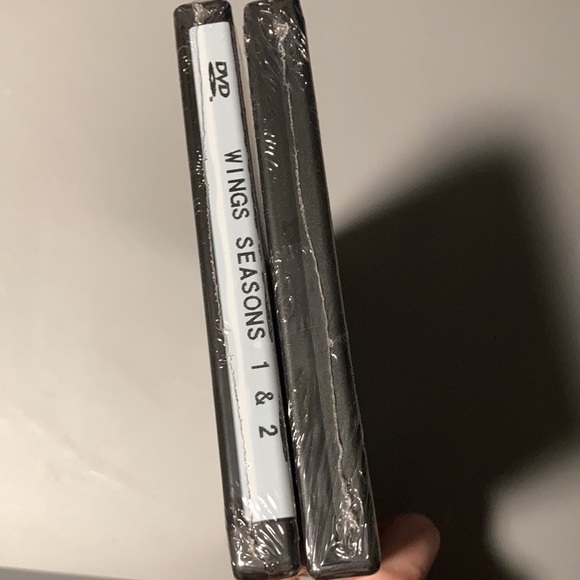 Wings seasons 1-4 DVD - Picture 3 of 3